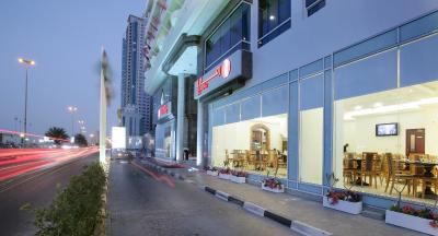 رامادا بیچ هتل اجمان