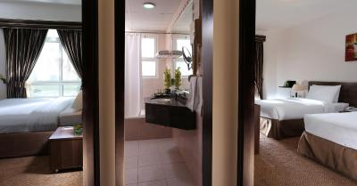 رامادا بیچ هتل اجمان