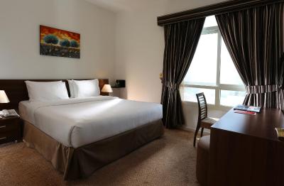 رامادا بیچ هتل اجمان