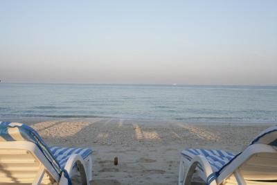 رامادا بیچ هتل اجمان