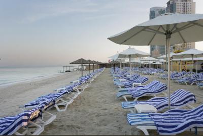 رامادا بیچ هتل اجمان