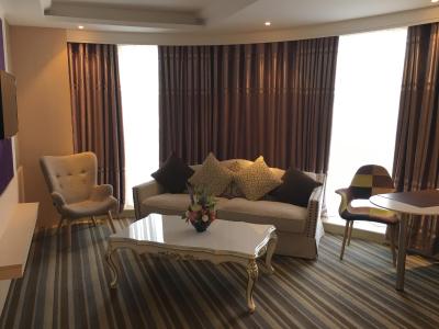 د بازار هتل