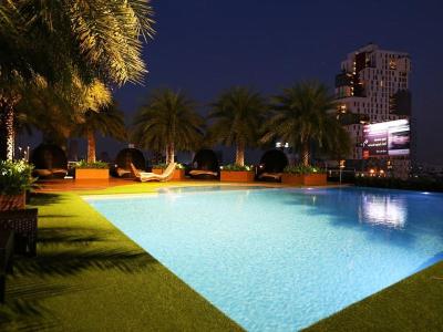 د بازار هتل