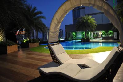 د بازار هتل