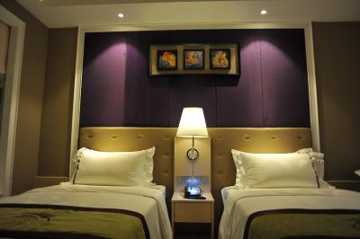 د بازار هتل