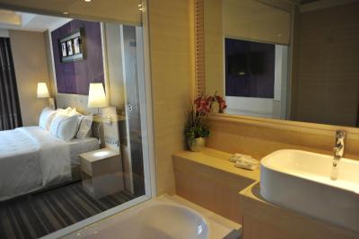 د بازار هتل