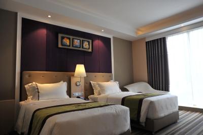 د بازار هتل