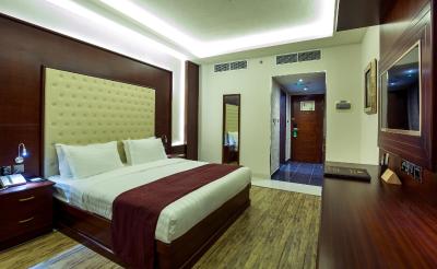 کوئین پالاس هتل