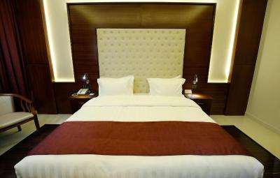 کوئین پالاس هتل