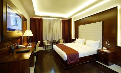 کوئین پالاس هتل