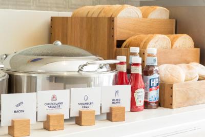 هلید این اکسپرز ایرلز کورت