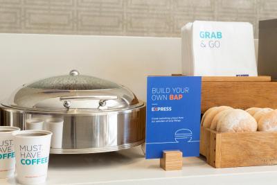 هلید این اکسپرز ایرلز کورت