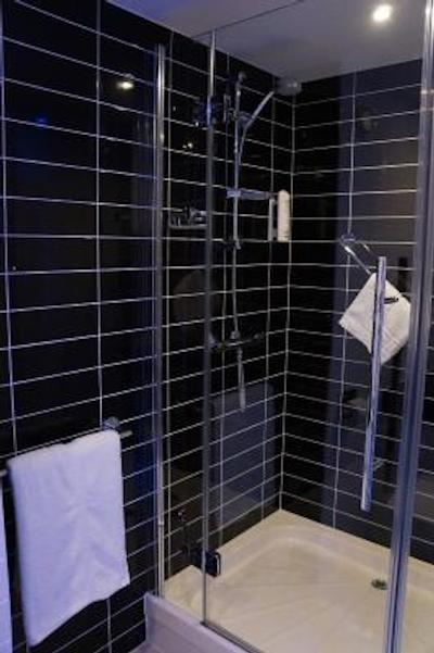 هلید این اکسپرز ایرلز کورت