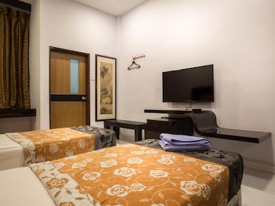 لی مینگ هتل کوسم لند