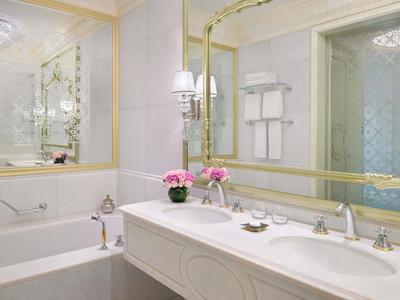 رافلس دپالم دبی