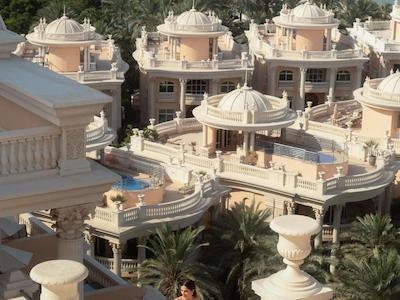 رافلس دپالم دبی