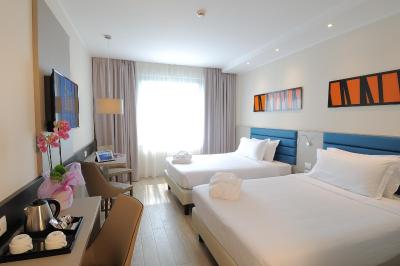 ایه هتل میلانو لرنتگیو