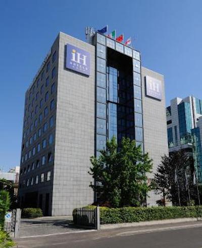 ایه هتل میلانو لرنتگیو