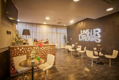 ایه هتل میلانو لرنتگیو