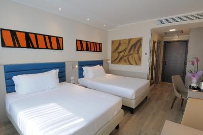 ایه هتل میلانو لرنتگیو