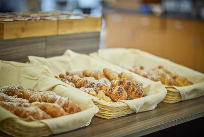 ایه هتل میلانو لرنتگیو