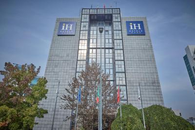 ایه هتل میلانو لرنتگیو