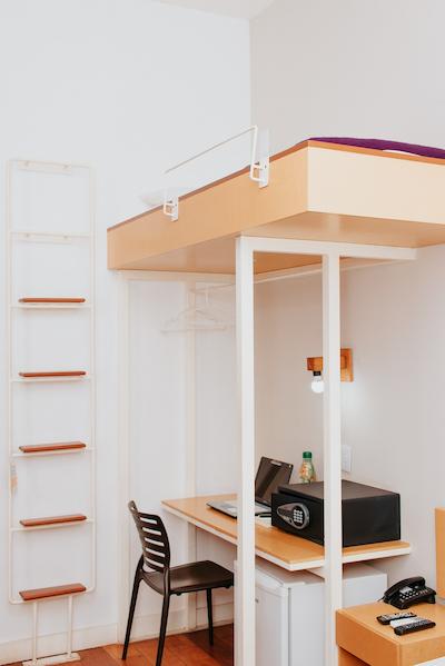 ویلا 25 هستل اند سویتز