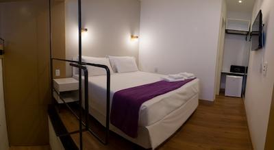 ویلا 25 هستل اند سویتز