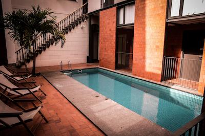 ویلا 25 هستل اند سویتز