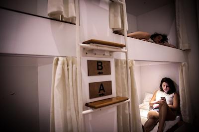 ویلا 25 هستل اند سویتز