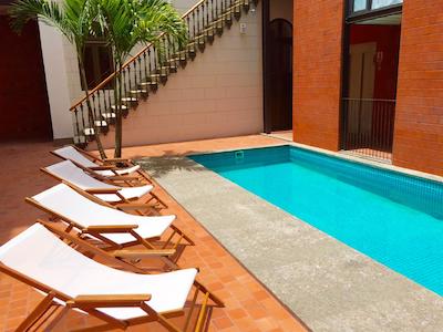 ویلا 25 هستل اند سویتز