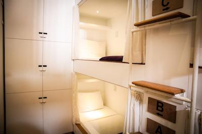 ویلا 25 هستل اند سویتز