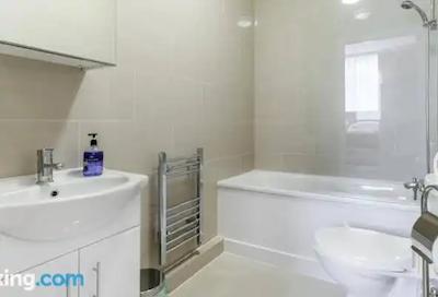 آلدگات کمرشیال هوس اپارتمنتز