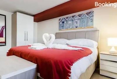 آلدگات کمرشیال هوس اپارتمنتز