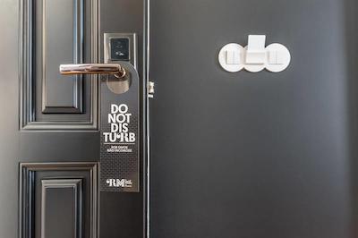 رم گوست هوس-د اکسپرینس