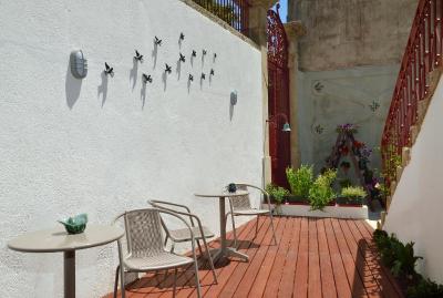 دوکز کرنر گوست هوس