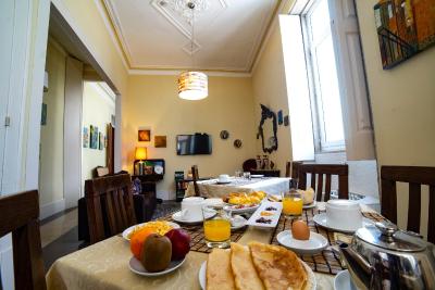 دوکز کرنر گوست هوس