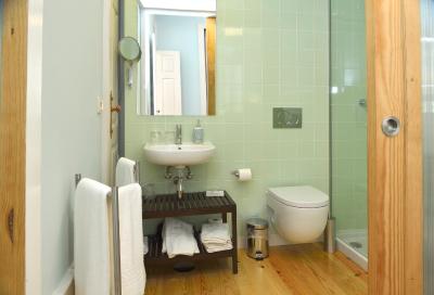 دوکز کرنر گوست هوس