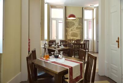 دوکز کرنر گوست هوس