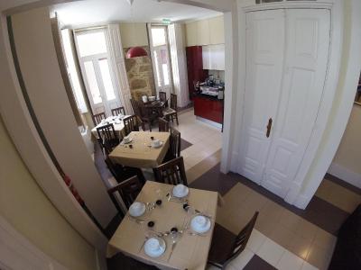 دوکز کرنر گوست هوس