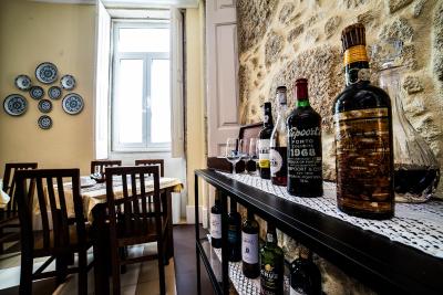 دوکز کرنر گوست هوس