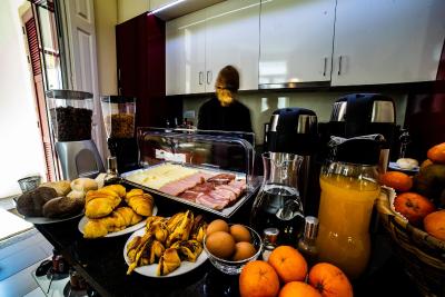 دوکز کرنر گوست هوس