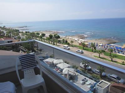 کلوب بار بیچ هتل