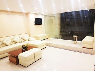 اراتو بوتیک هتل