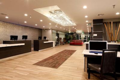 رادیسن هتل اُاکلاند آیرپرت