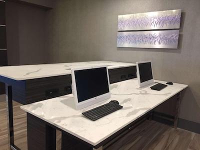 رادیسن هتل اُاکلاند آیرپرت