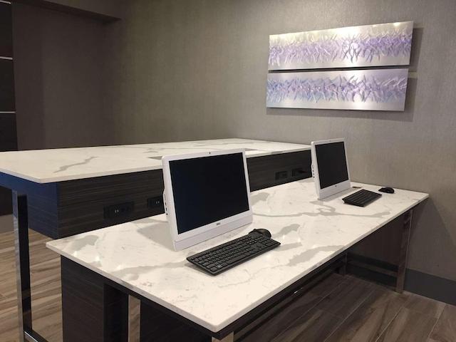 رادیسن هتل اُاکلاند آیرپرت