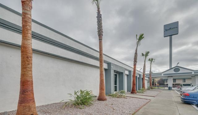 رادیسن هتل اُاکلاند آیرپرت