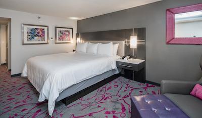 رادیسن هتل اُاکلاند آیرپرت