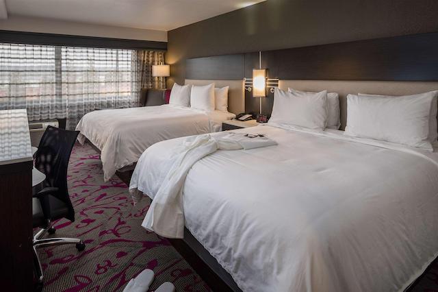 رادیسن هتل اُاکلاند آیرپرت